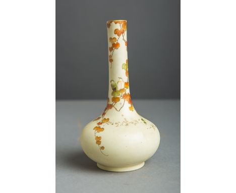 Vase (Japan, um 1900), Porzellan m. floralem Dekor, Unterbodenmarke, H. ca. 22 cm.Altersgem. Zustand.