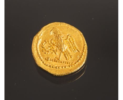 Gold-Stater (zw. 44 - 42 v. Chr.), griechische Münze, Skythien, vs. röm. Senator zwischenzwei Liktoren, rs. Adler m. Kranz un