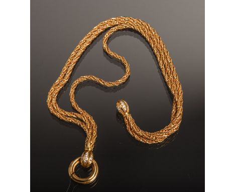 Kordelkette 750 GG (Juwelier Weiland, Mainz), 3 Stränge, an d. Enden jew. m. einem ovalenVerschlussstück besetzt, darauf kl. 