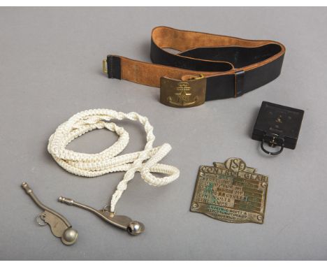 5-teiliges Marine-Konvolut, bestehend aus: 1x Russischer (UdSSR) Marineoffizier-Gürtel(Leder) m. Koppelschloss, 1x Kompass (T