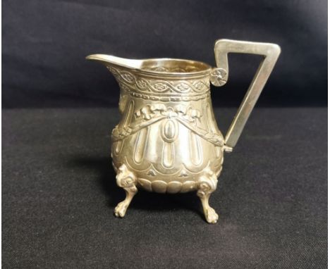 HANAUER MILCHKÄNNCHEN / SAHNEGIESSER, um 1910 / 1920, deutsch, Manufaktur Gebrüder Dingeldein / Hanau, Silber, 150 Gramm. Gem