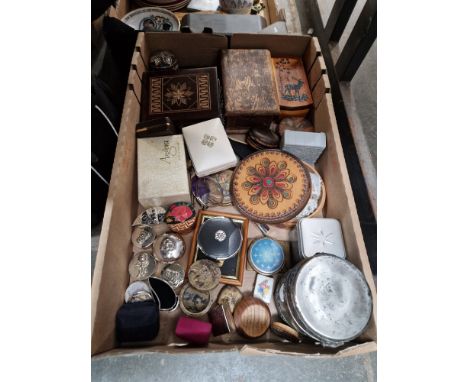 A box of assorted vintage compacts, boxes etc.