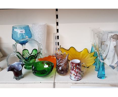 Art glass - 14 pieces including a freeform yellow dish, heavy green controlled bubble bowl and a set of 4 contemporary drinki