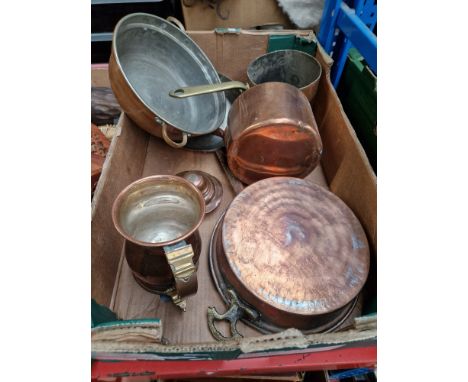 A box of vintage copper pans &amp; saucepans 