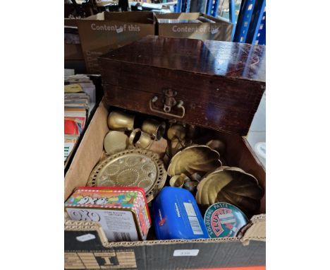 A box of assorted metalware to include brass etc. &amp; a rolling printing set in box. 