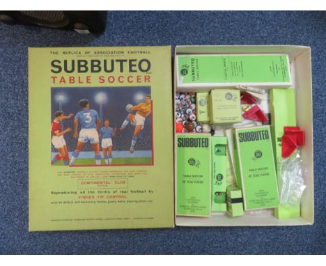 Subbuteo "Continental Club Edition" with team No. 41 Liverpool and No. 43 Coventry, Goal Holding Device set Q, Red interlocki