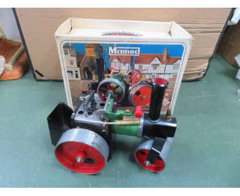 Mamod live steam Steam Roller No. SR.1.a, has been fired, generally good plus to good in good plus box. Contents appear compl