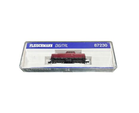 Fleischmann Digital DB maroon V1002181 No. 87230, with Lok MIT DCC-decoder fitted, generally excellent in good plus plastic c
