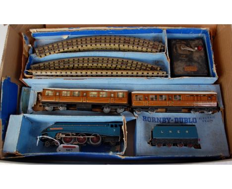A Hornby Dublo EDP1 boxed set, comprising of 4-6-2 engine and tender 'Sir Nigel Gresley', 2 teak coaches and track, box very 