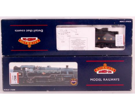Bachmann 00 gauge boxed locomotive group to include 31-706 Thompson B1 LNER Roedeer locomotive and tender, No. 1040 (VG-BG), 