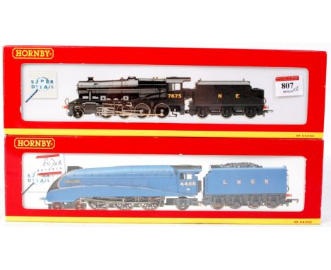A Hornby R2059 LNER blue class A4 engine and tender 'Mallard' (NM-BNM) together with R2227 LNER black class 06 engine and ten