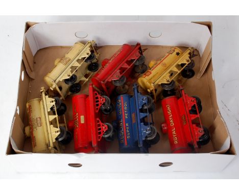 A small tray of 7 assorted prewar Hornby tankers including 1931-2 BP Motor Spirit, 1934-6 BP Motor Spirit, 1927-8 Shell, 1934