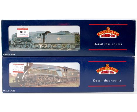 A Bachmann 31-560 class V2 engine and tender LNER Darlington green 'The Green Howard' (NM-BNM) together with class A4 'Silver