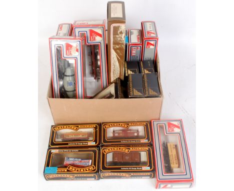 20 boxed wagons Mainline, Lima, Graham Farish, Bachmann coal traders (G-BG)
