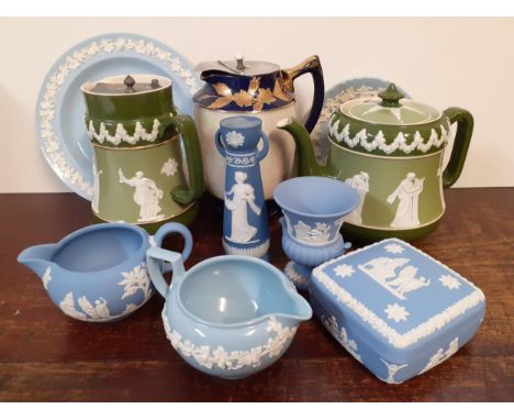 Mixed blue Wedgwood to include a Jasper ware trinket box with lid, together with a Carlton Ware teapot A/F and hot water jug 