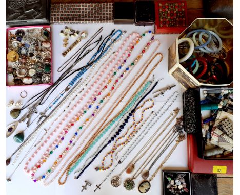 Vintage costume jewellery to include a micro-mosaic brooch, 2 cameo brooches, a Mexican silver and abalone brooch, rosaries, 