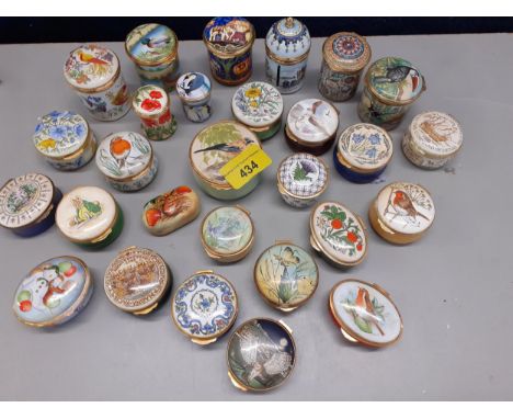 Enamelled trinket and pill boxes to include English Enamels and Crummels (28 total)Location: stairs 