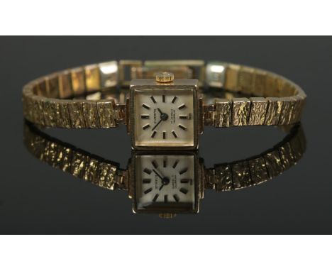 A ladies 9ct Gold cased Everite manual wind wristwatch, with 17 jewel Incabloc movement. Weight of back plate: 1.3g.  