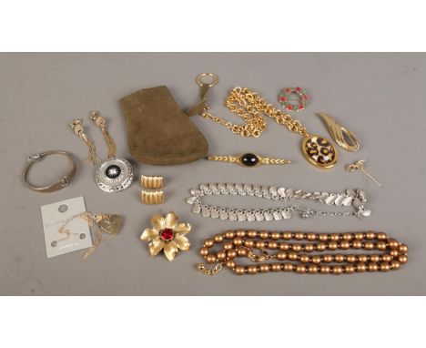 A collection of assorted costume jewellery, to include named examples from Sarah Cov, Joan Rivers and Monet.  