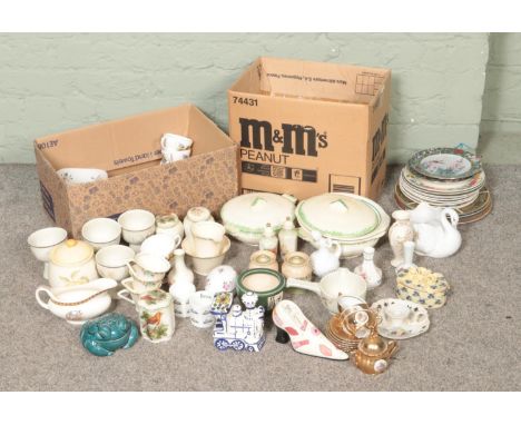 A large collection of ceramics including Royal Doulton, Old Windsor, Hammersley, Palissy, Royal Worcester, Bondware Fine Chin