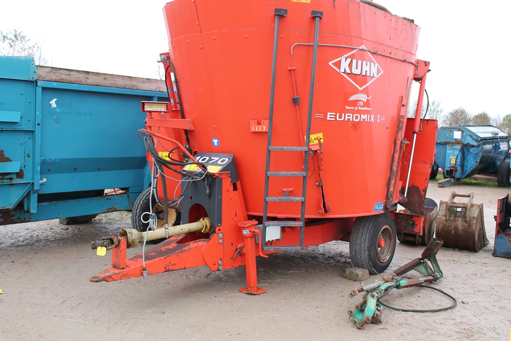 Sale Item KUHN 1070 MIXER FEEDER WITH PTO Vat Status Plus VAT 20 Buyers Fee on this lot A