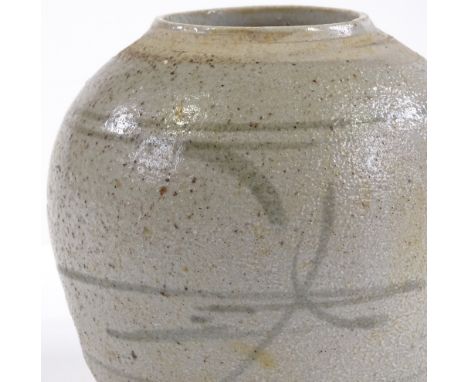 A Chinese ceramic pot with painted decoration, height 12cm, diameter 13cm 