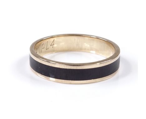 A 9ct gold black enamel band mourning ring, band width 4.1mm, size N, 2.8g 