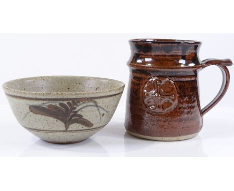 David Leach Lowerdown Pottery fern design bowl, diameter 15cm, and a tenmoku glaze tankard by Mark Griffiths (2) 