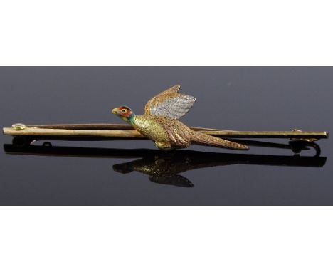 A platinum 15ct gold and enamel pheasant bar brooch, with 3 coloured gold textured body, brooch length 60.6mm, 4.1g 