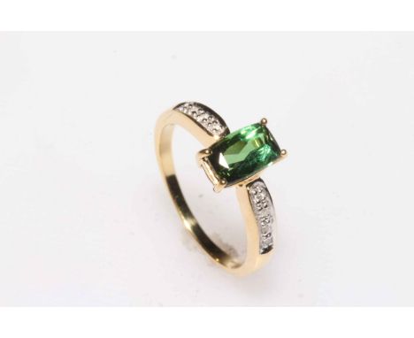 18k Chrome Tourmaline and diamond ring, size N.