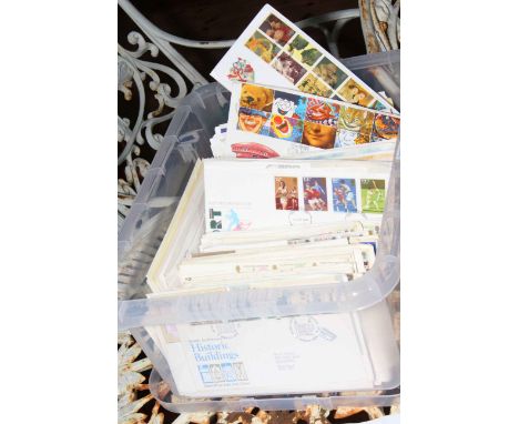 Box of first day covers dating 1960s to 1990s inc: Stuart Illustrated (Windsor Castle), Philart, Cameo Pictorial cover, New D