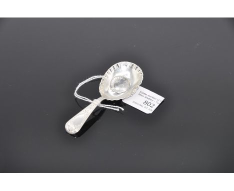 English sterling silver caddy spoon, 1786 (O), scalloped bowl with bright-cut decoration to handle, bowl inset with a silver 