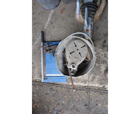 Galvanised bucket guillotine tools and mini vice 