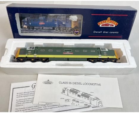A boxed Bachmann 32-525A class 55 Deltic 55002 'The King's own Yorkshire Light Infantry' loco, in BR green. 