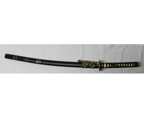 Quality reproduction katana in scabbard, blade L27.5", overall L37" 