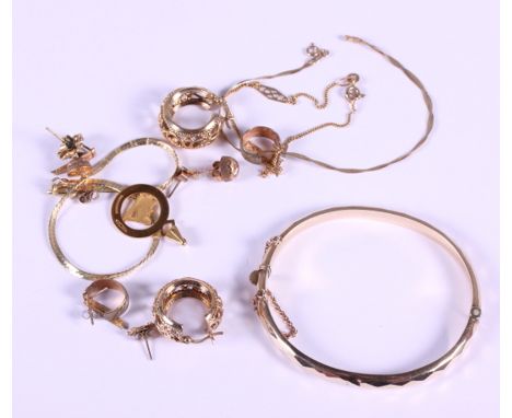 Three 9ct gold bracelets, a 9ct gold hinged bangle, a number of 9ct gold earrings and a 9ct gold pendant, 21.5g