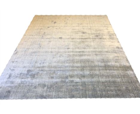 HOPPEN EN GRIS CARPET, 310cm x 245cm, silver grey field.