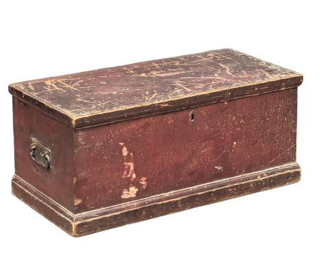 A Late 19th Century tool chest / trunk. 73x37x32cm