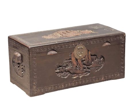 A 1930s Chinese camphorwood trunk. 96x47x45cm
