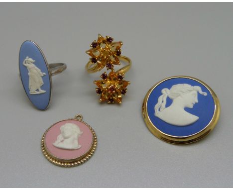 A silver gilt double cluster ring, a silver and Wedgwood ring and a Wedgwood brooch and pendant 