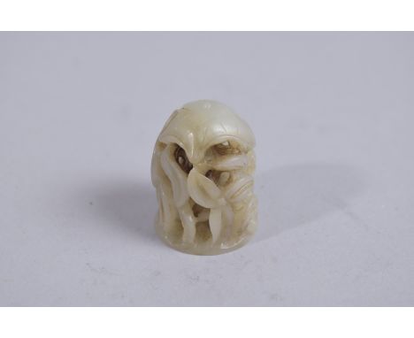 A FINE 19TH CENTURY CHINESE JADE CARVING, depicting cranes and openwork foliage, 3cm high.