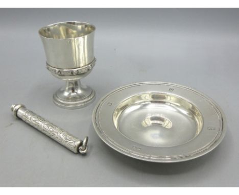 George V silver egg cup with celtic decoration band by Adie Brothers Ltd, Birmingham 1935, 20th century silver armada dish by