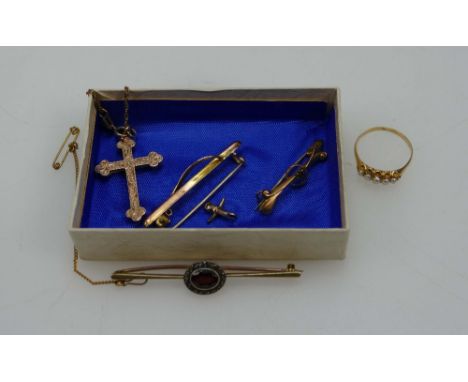 A collection of 9ct gold bar brooches, cross & chain and seed pearl ring (hallmark worn) (12g)