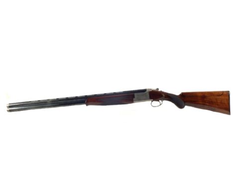 A Browning 525 Advance Game multi-choke 12 bore O/U shotgun, this classic shotgun has 30" barrels and is complete with manual