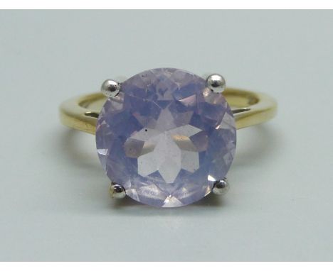 A silver gilt, lavender quartz solitaire ring, L/M 