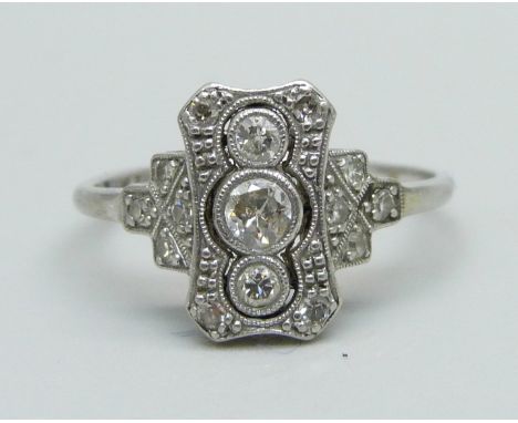 An Art Deco, 18ct gold and diamond ring, 2.6g, O/P 