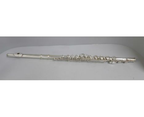 A Trevor James flute, model TJ10 xII 