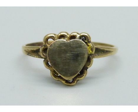 A 9ct gold signet ring, 1.5g, L 