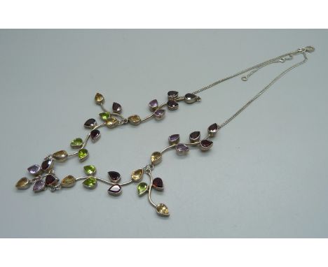 A silver and semi-precious stone set necklace 