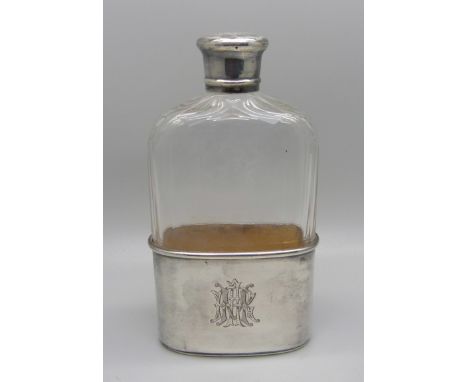 A spirit flask with silver top and cup with gilt interior, London 1890, cup 60g 